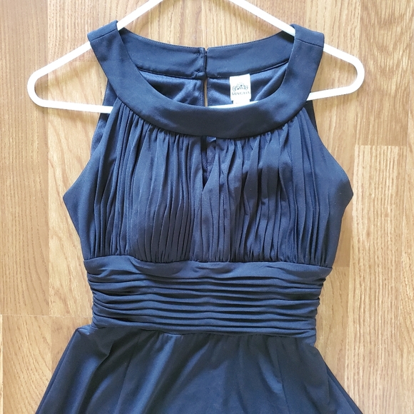 Sangria long dress/gown - Picture 4 of 13